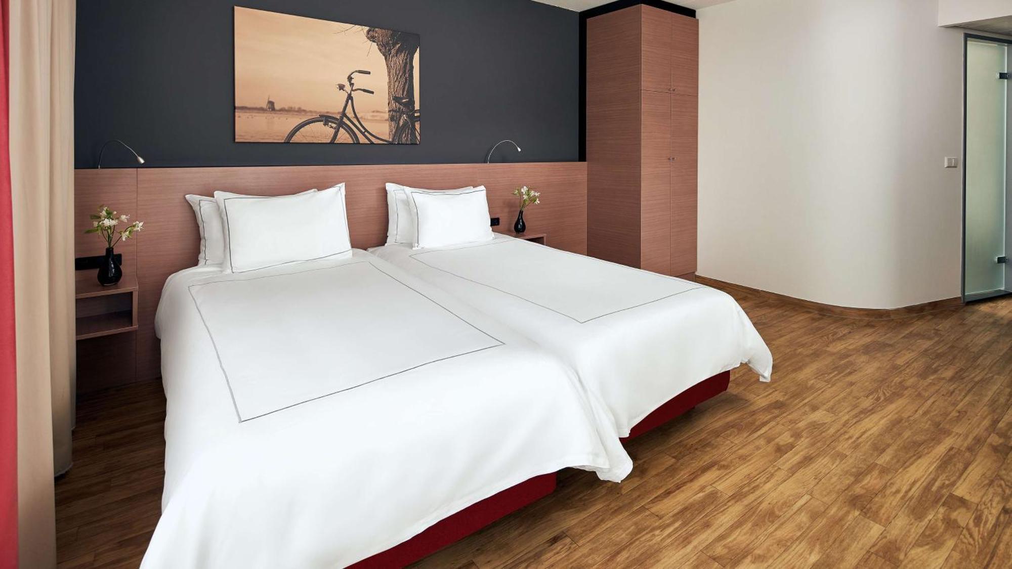 Park Plaza Amsterdam Airport Hotel Lijnden Exterior photo