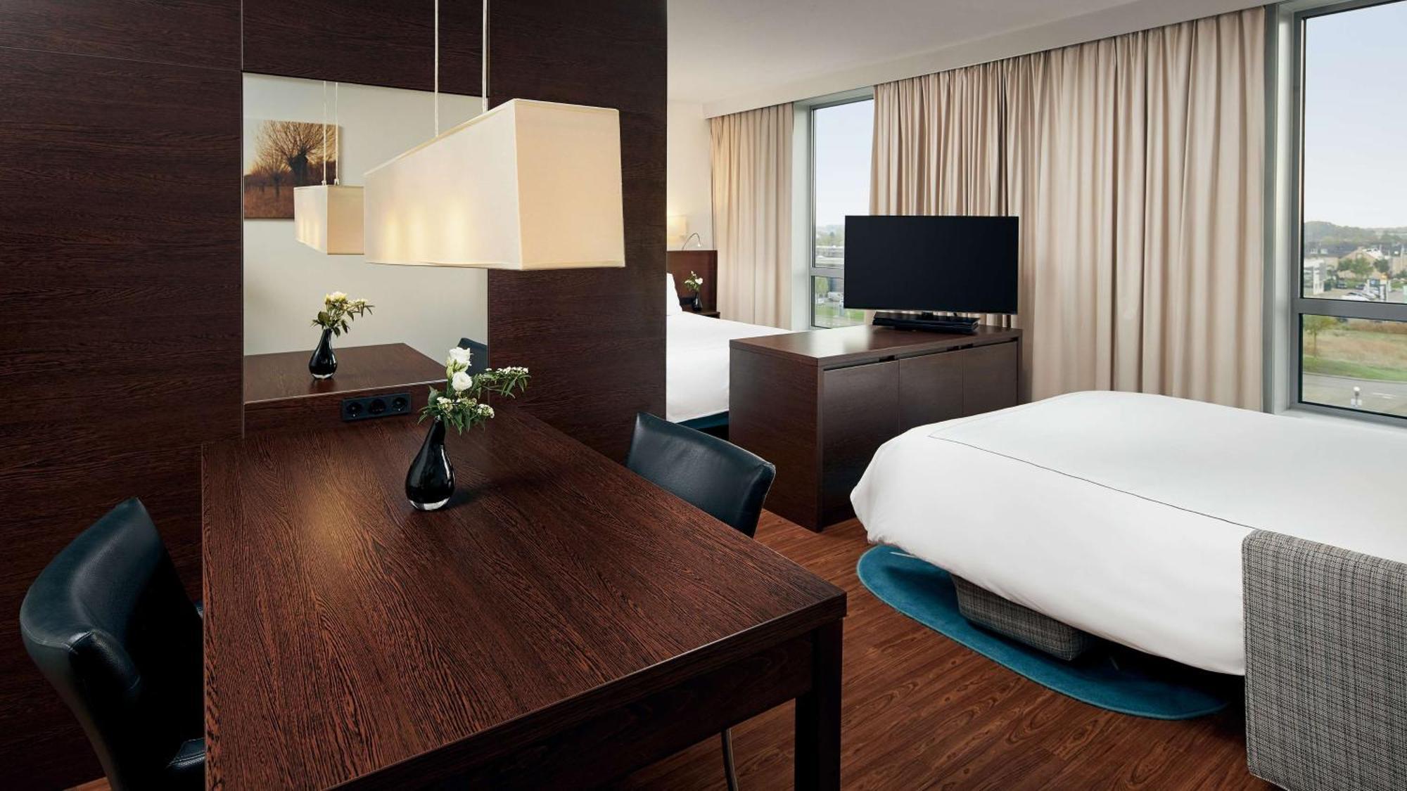 Park Plaza Amsterdam Airport Hotel Lijnden Exterior photo